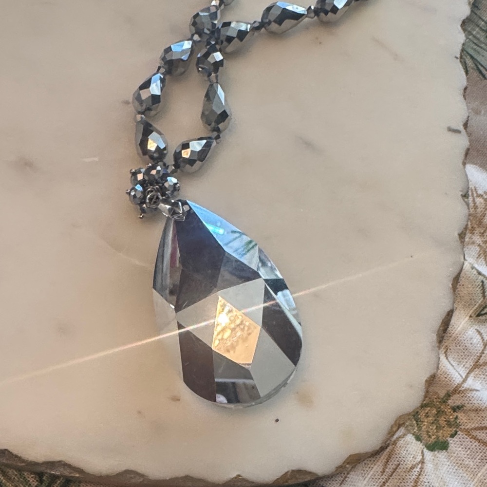 Elegant Silver Crystal Statement Necklace - Picture 3 of 4
